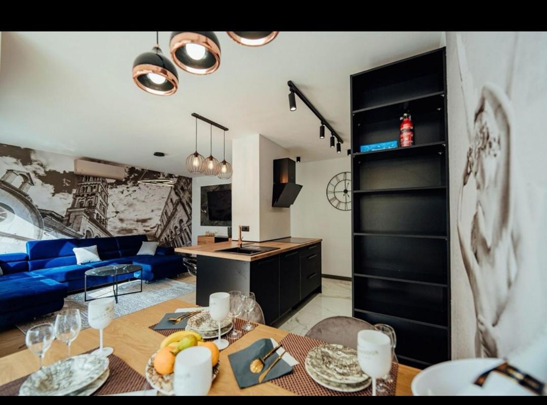 Black Queen Apartment Split Exteriör bild